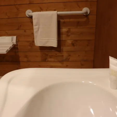 Glamour & - Free Hot Tub E Sauna *